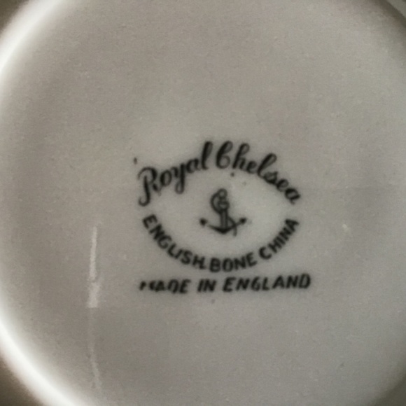 Royal Chelsea Grapevine Teacup And Saucer Bone China England Tea Cup Duo - Picture 7 of 7